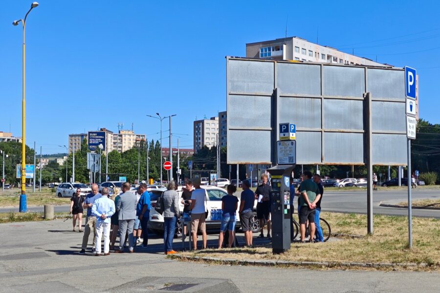 Neighborhood Meetup on the Future Project Site