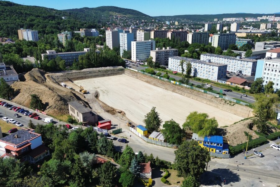 Neighborhood Meetup on the Future Project Site