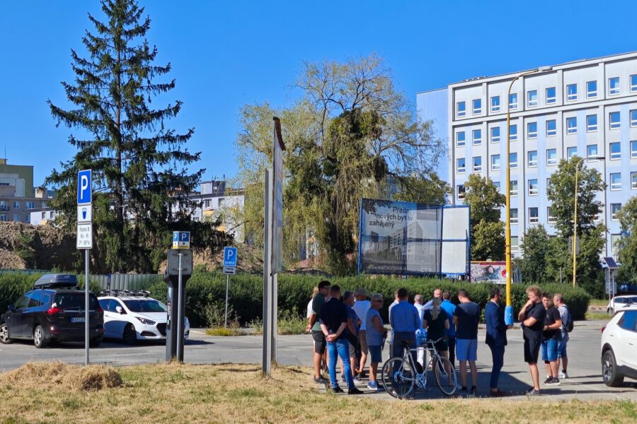 Neighborhood Meetup on the Future Project Site