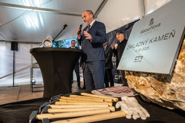 Poklepanie základného kameňa – WatsoNova